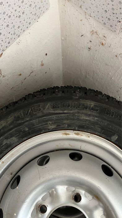 Продам шины срочно