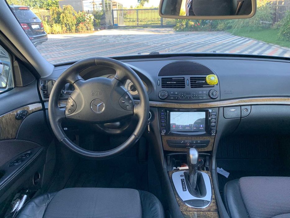 Mercedes E220 automat