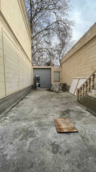 Сдаётся Здание Вдоль дороги 1400м2 ул.Луначарского