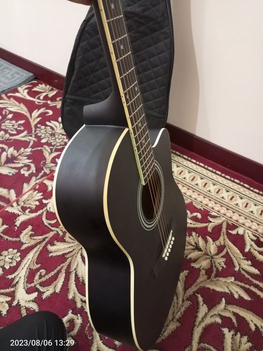 Getara akustik 6 simli