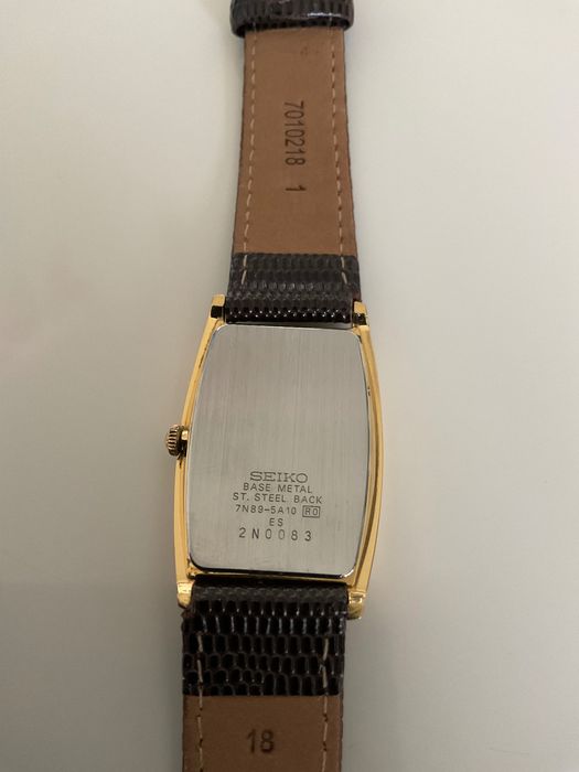 Seiko men’s gold tone slim dress watch - Beautiful