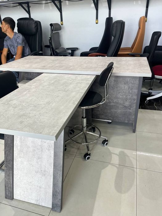 Raxbar stol T-obrazda ofis stol. Для руководителей
