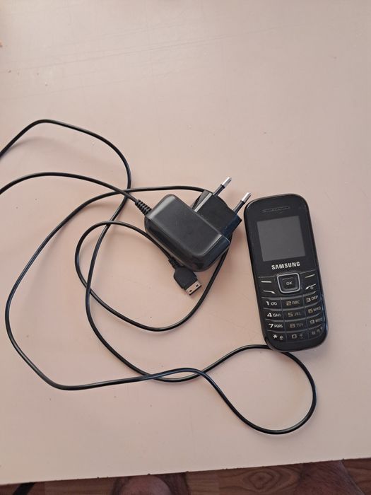 Продавам Samsung