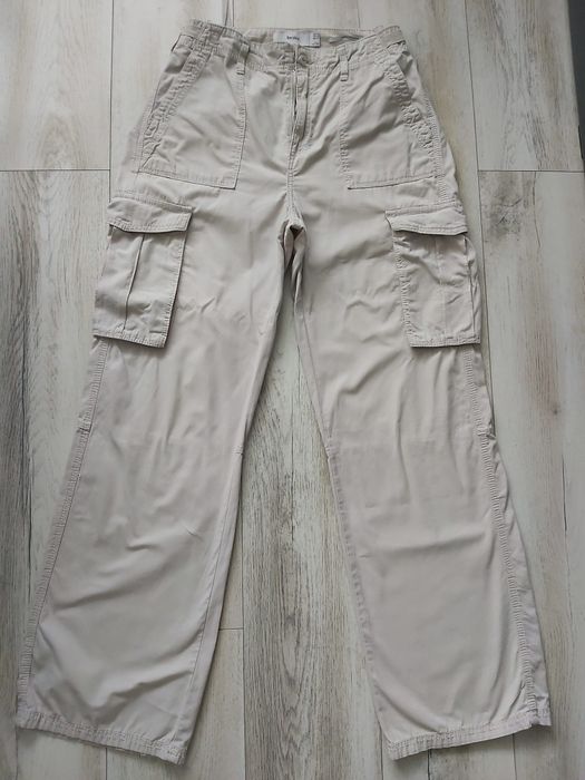 Pantaloni cargo Bershka