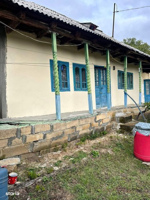 De vanzare casa batraneasca, teren 2600 mp, pret 13.000 euro
