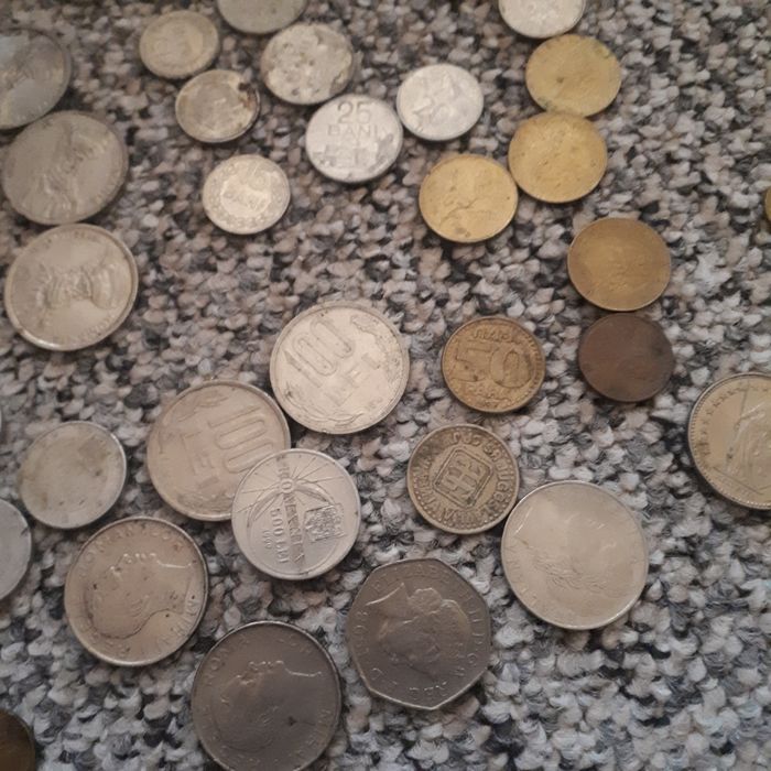 Vand colectie monede  si bacnote