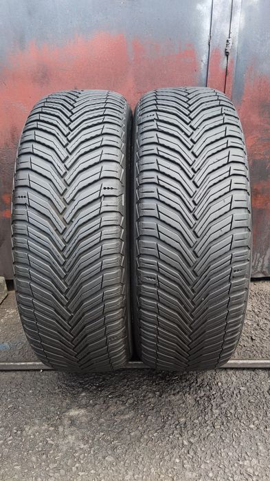 2броя всесезонни гуми 215/60/17 Michelin Cross Climate 2
dot3123