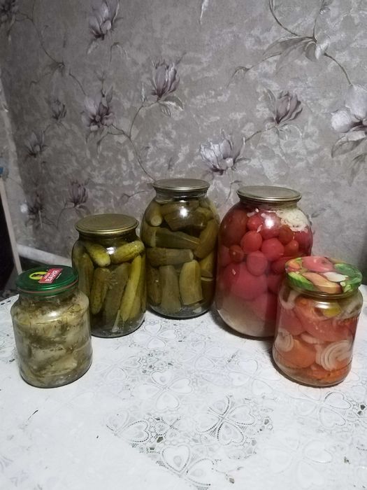 Заготовки овощные, помидоры, огурцы, салаты, грибы