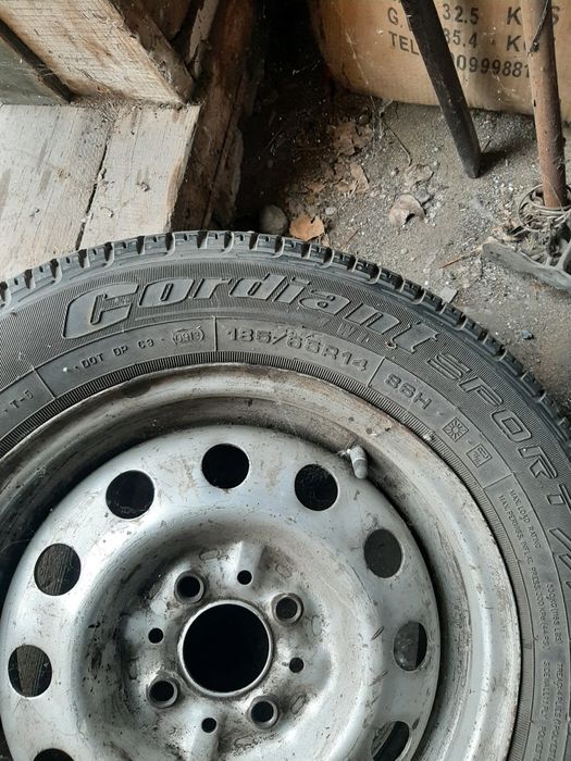 Продам резину бу на 15. 3 шт