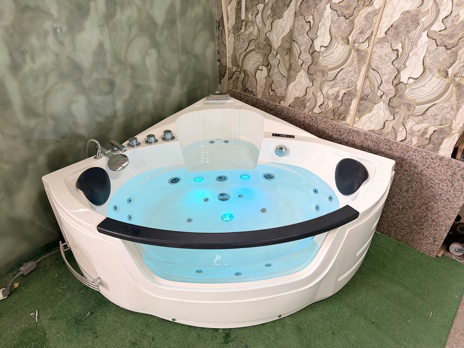 Джакузи - Хидромасажна Вана за двама с Подгрев до 45°  1.29х1.29