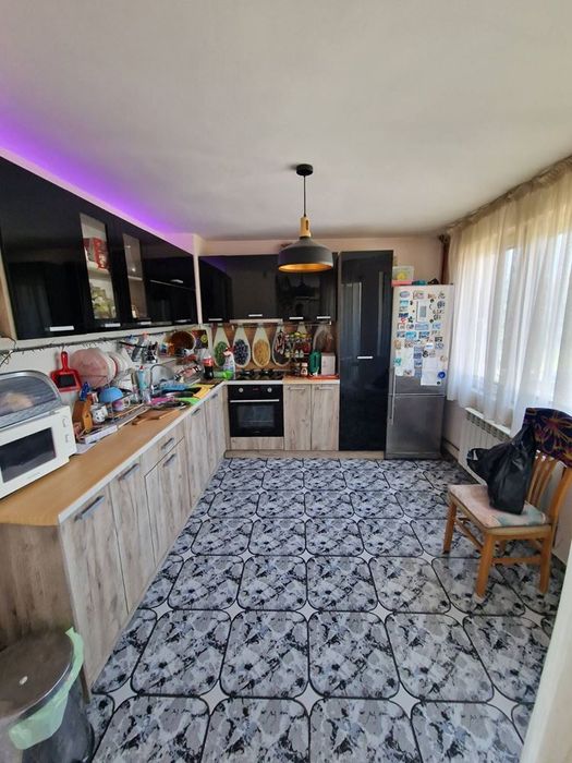 Продава се Къща в Божурище - 309 кв.м за 1780 €/кв.м - Снимка #3