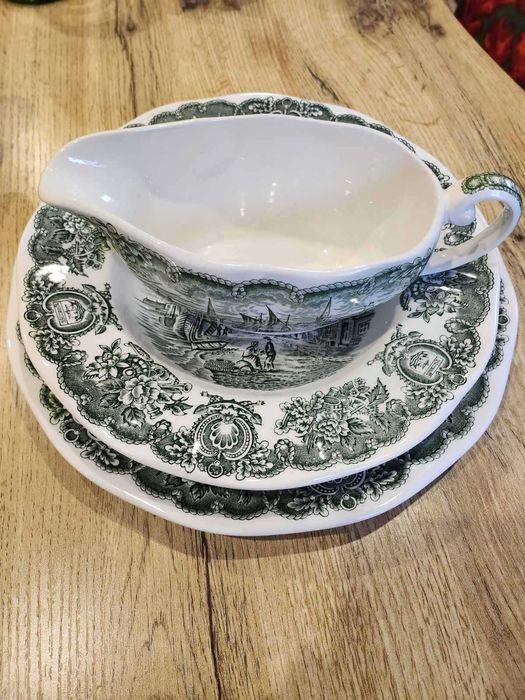 Английски чинии с маркировка