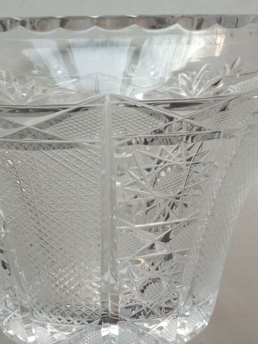 Ваза хрустальная