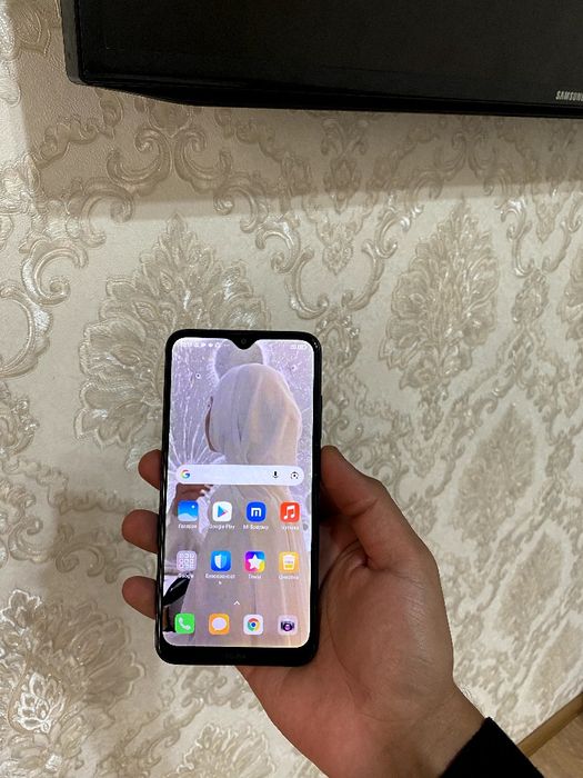 Redmi 8 holati yaxshi 300.000 min