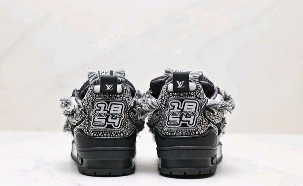 LOUIS VUITTON x Swarovski Skate Custom  Black 1854