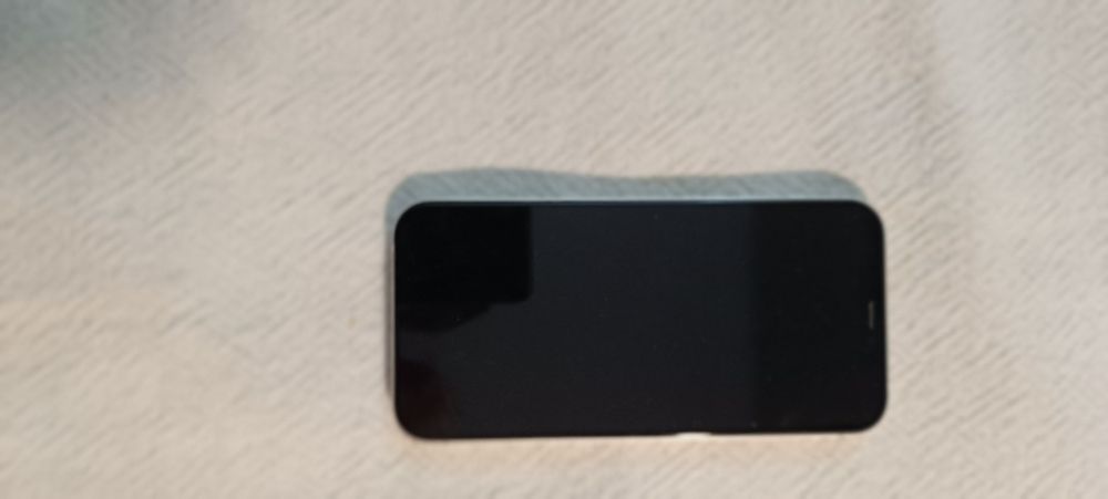 Продаю iPhone 12 64 GB