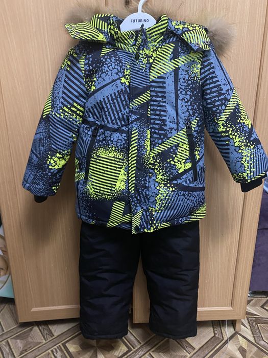 Продам детские комбинезоны