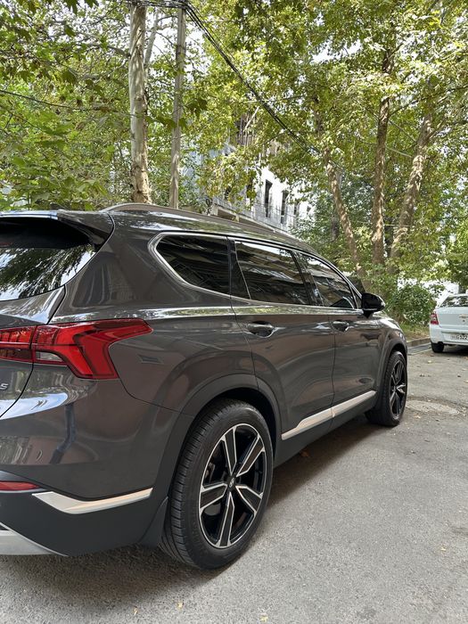 Продается Hyundai SantaFe 2022