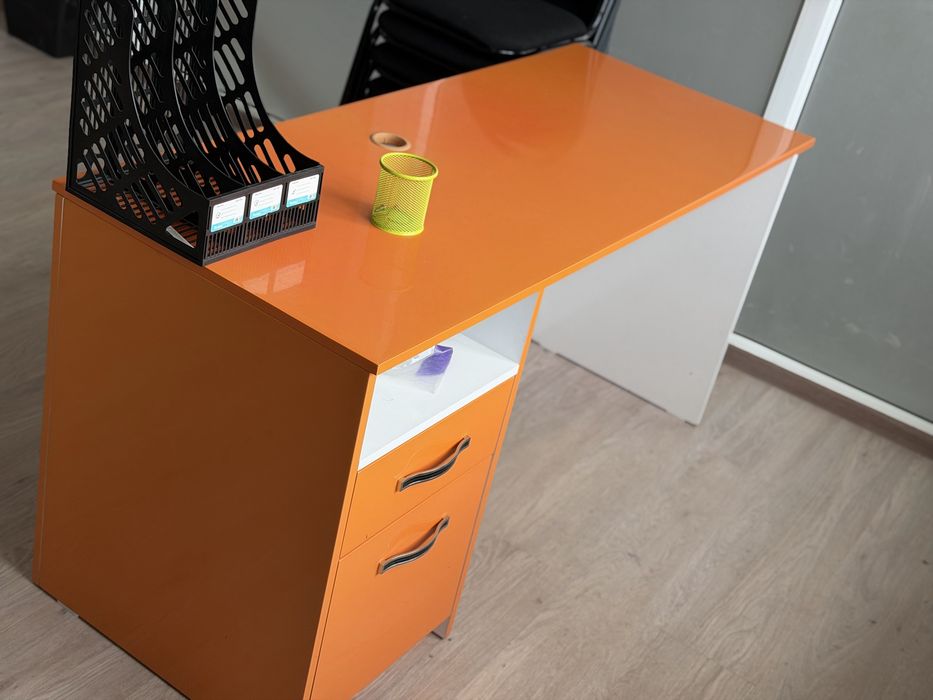 Продам офисные столы!