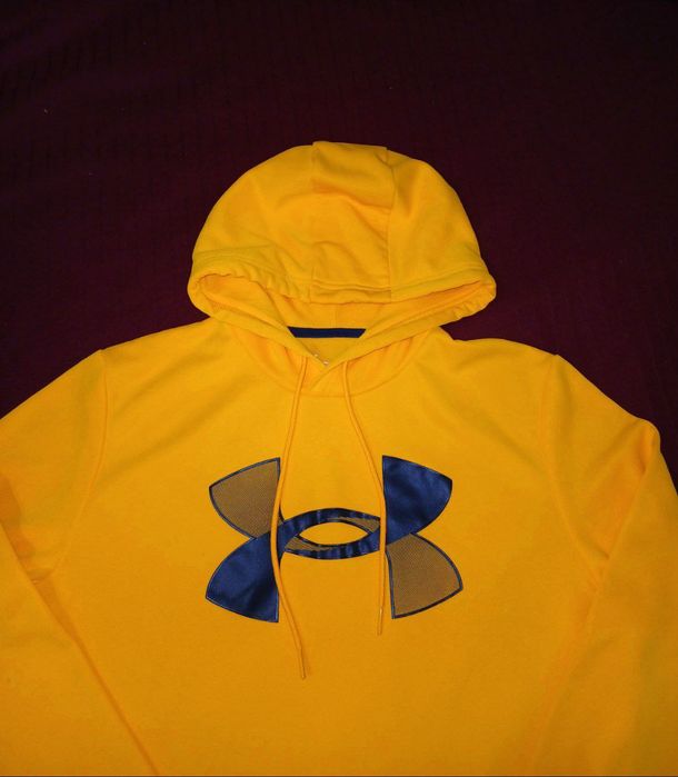 Из США, толстовка с капюшоном от бренда Under Armour