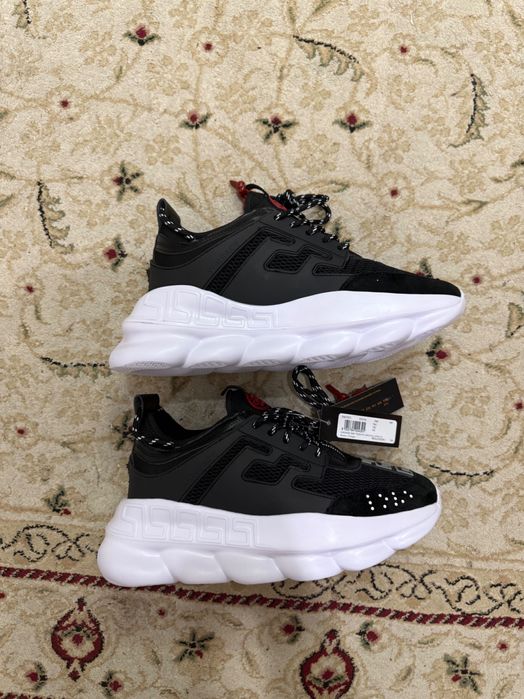 Versace chain reaction