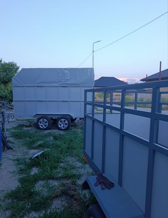 Прицеп коневозка новый