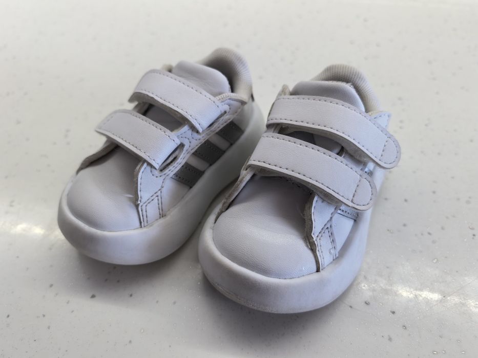 Маратонки Adidas 19 номер