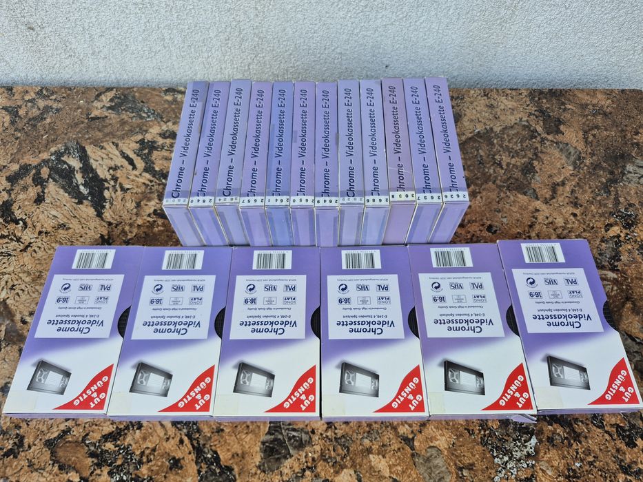 Vand 18 casete video vhs de 240minute cu filme actiune,sf,gr