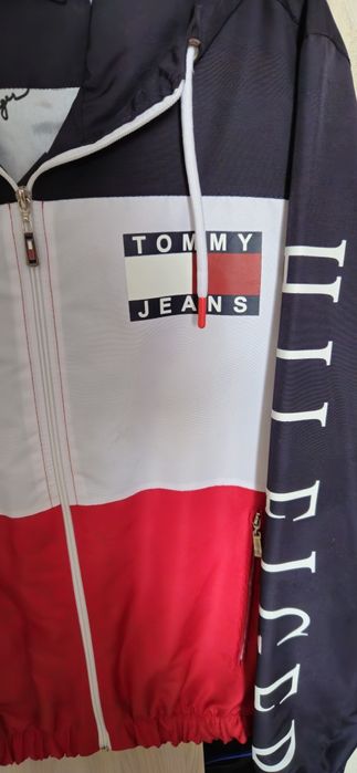 Продам ветровку  подрастковую