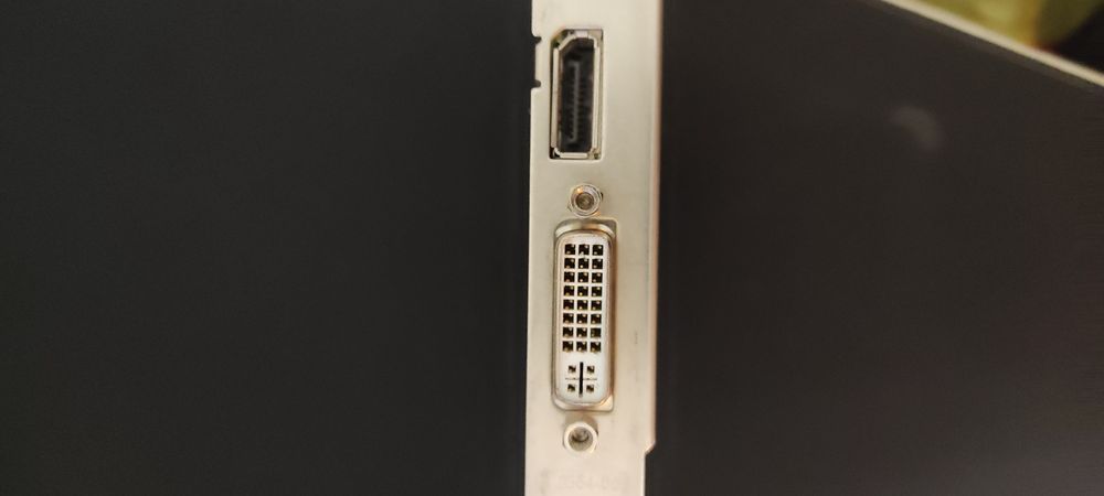 Видеокарта NVIDIA QUADRO 600