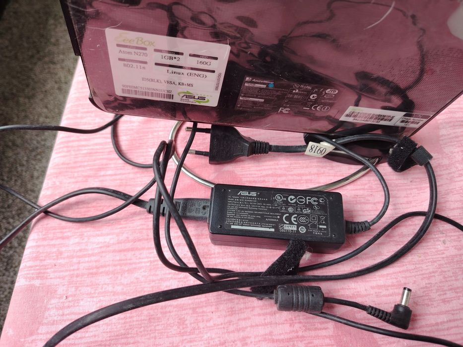Мини компютър Asus EeeBox