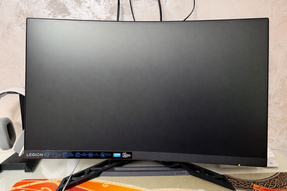 Monitor gaming Lenovo Legion curbat 280hz