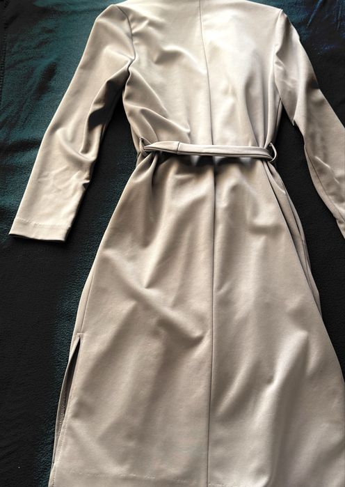 Дълга връхна дреха