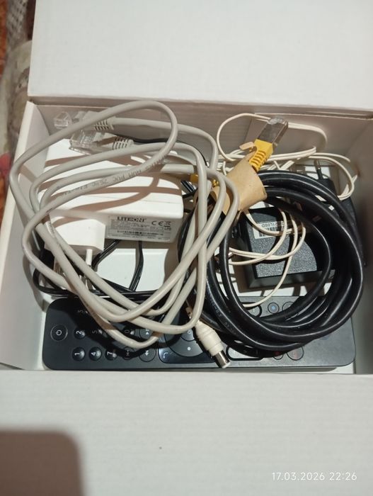 vând 3 decodoare Vodafone 4k