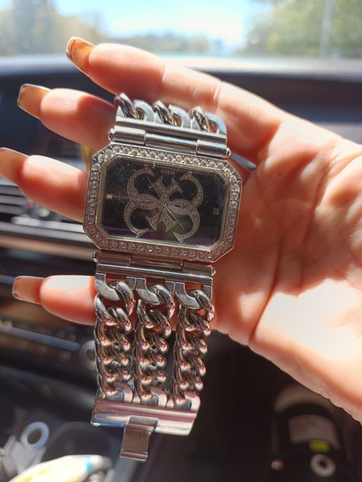 Guess watch / Дамски часовник/