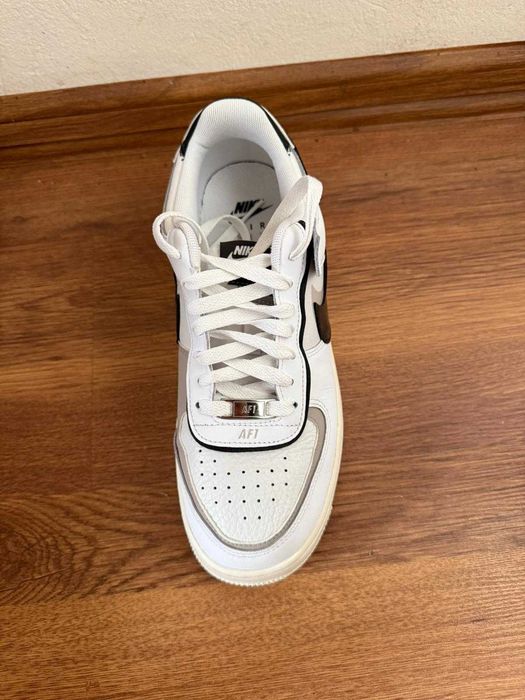 Nike оригинални дамски маратонки.