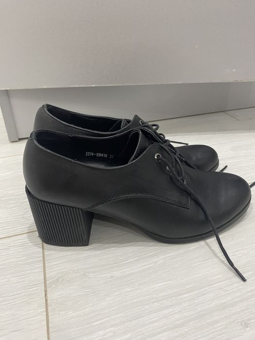 Женские ботинки