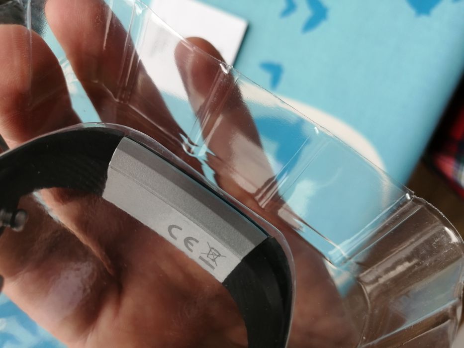 Bratara smartfit activity tracker, noua, sigilata, culoarea negru