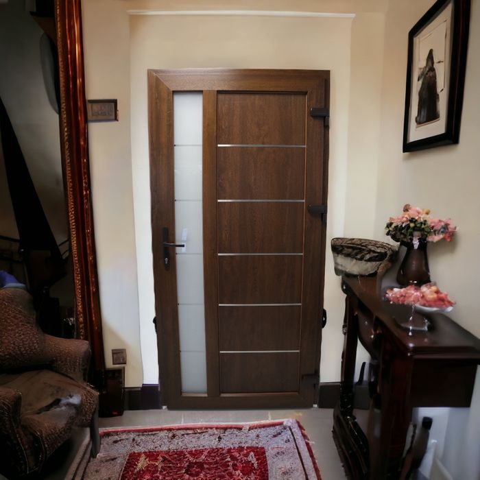 Usa de exterior pentru intrare casa disponibil pe stoc
