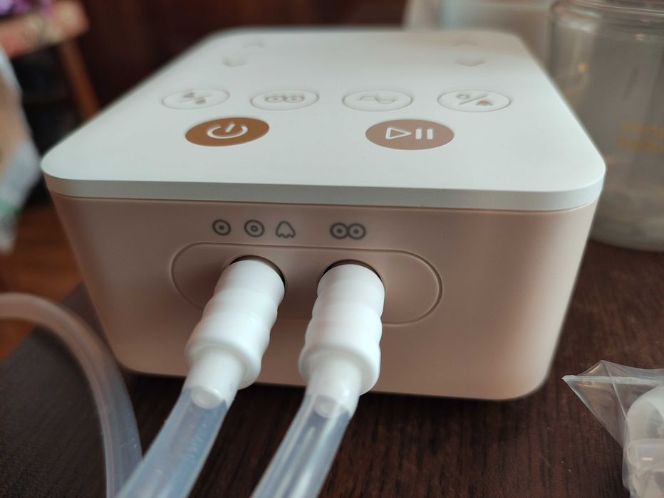 Двойна електрическа помпа за кърма Canpol -2 in 1 все още в гаранция