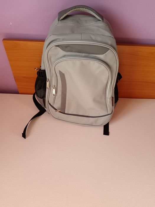 Vând Rucsac laptop Unisex Nou