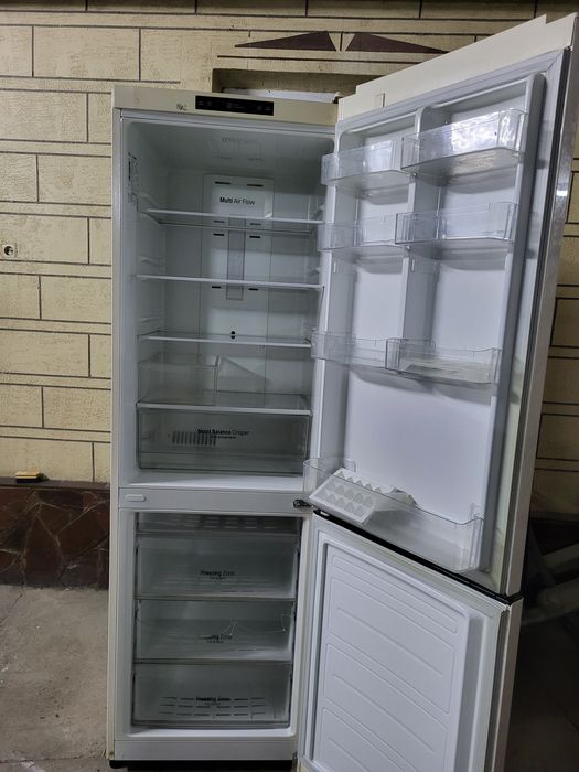 Два холодильника LG NOYFROST