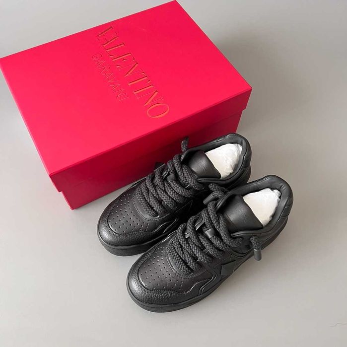 Валентино One Stud 38-ми номер - НАЛИЧНИ