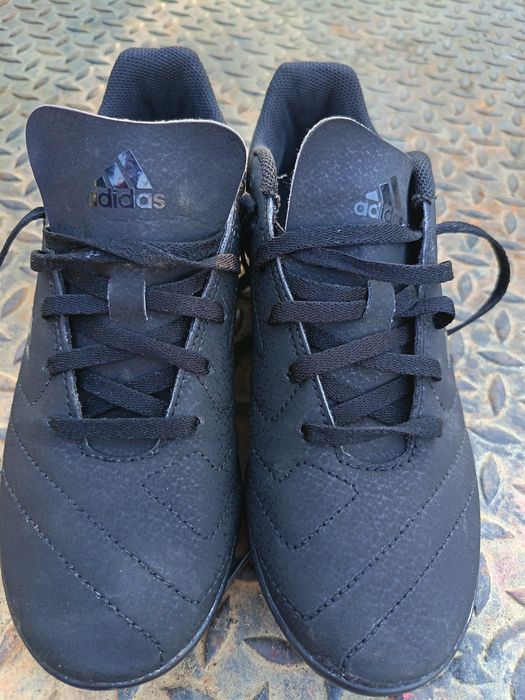 Adidași de fotbal
