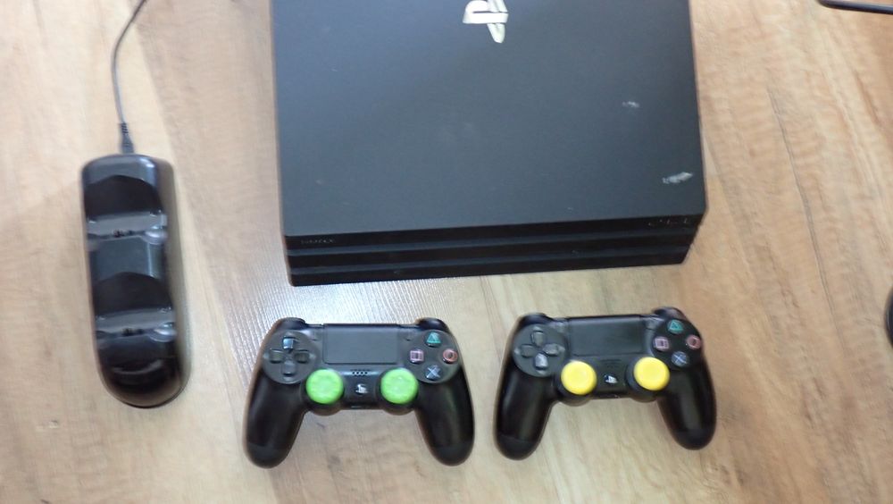 Playstation 4 pro 1tb  !!!САМО ЛИЧНО ПРЕДАВАНЕ!!!