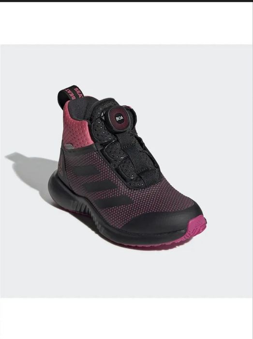 Продам новые осенние кросовки Adidas