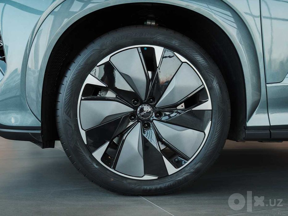 BYD ATTO 8 — 7-местный премиальный гибрид DM-i | Официальный BYD