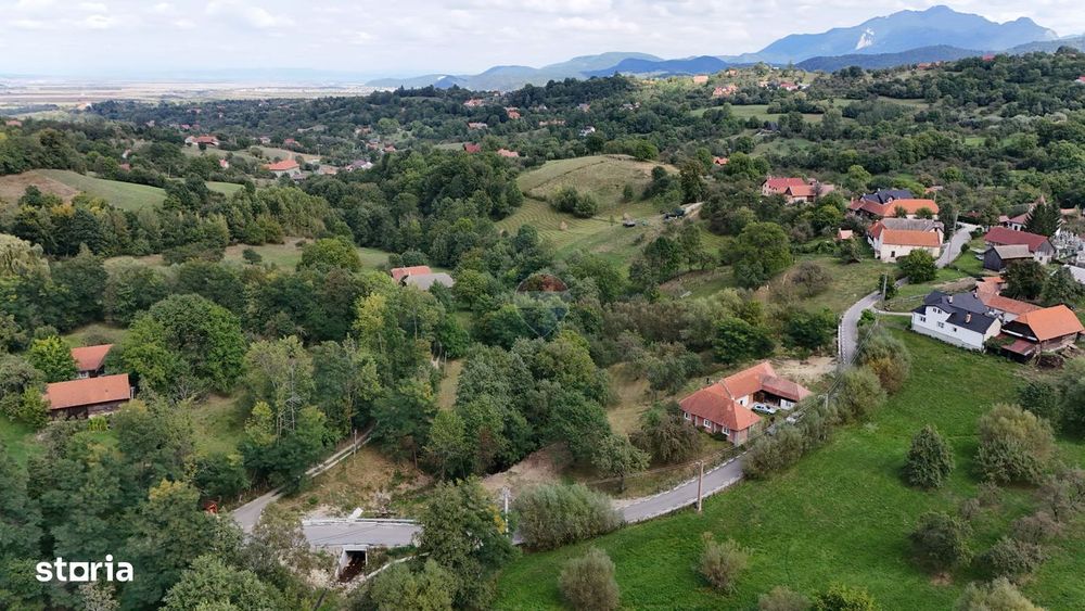 Teren intravilan | 4840 mp | Casă + Anexe | Utilități | Sohodol | Bran