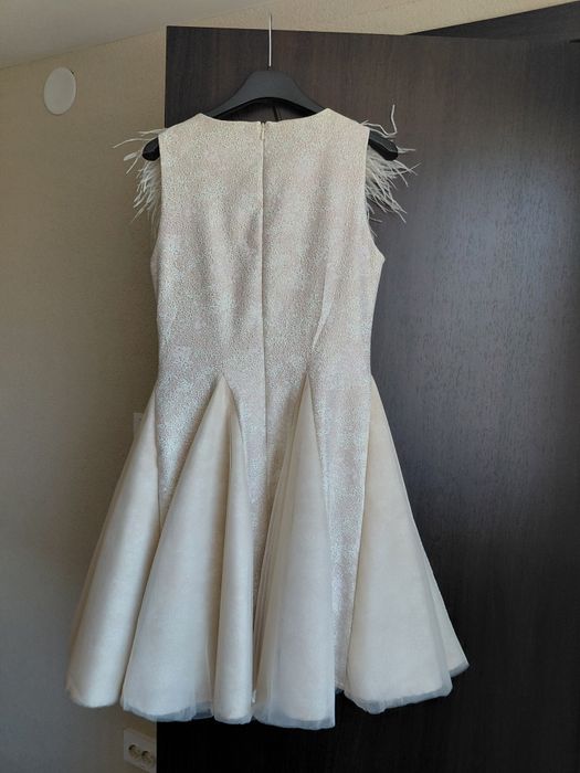 Официални рокли продавам