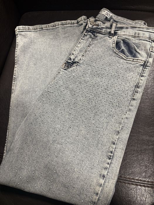 Дамски дънки с камъни